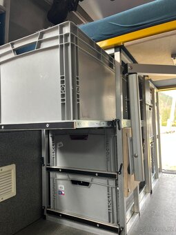 Obytný automobil Ford transit - 17