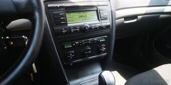 Škoda Octavia Kombi II 2,0 TDI - 16V - 103kw. STK do 11/2025 - 17