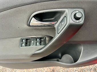 VW Polo 1.4i 63 kW Výhřevy,Klima,Servis VW - 17
