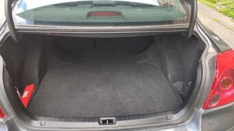 Toyota Avensis 2.2 D-CAT - 17