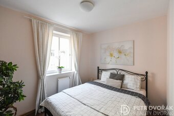 Pronájem bytu 3+kk 68 m² ulice Záhřebská, Praha 2 - část obc - 17