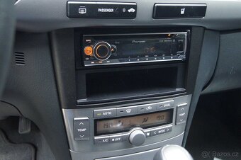 Toyota Avensis T25,benzín,2.0 VVT-i 108 kW,maximální výbava - 17