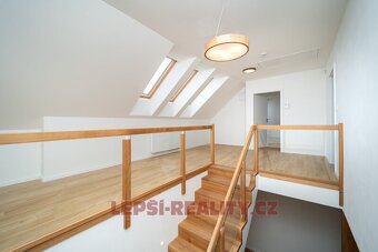 Krásný nadstandartní dům 5+kk s bazénem v Úvalech - Zálesí - 17