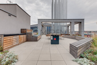 Moderní byt 1+kk s velkým balkonem a sdílenou terasou – Smíc - 17