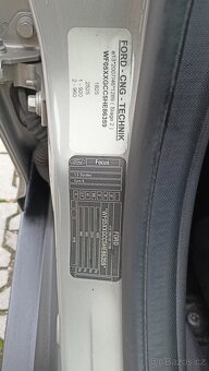 FORD FOCUS 1,6i 2018 benzin/LPG pěkný bez koroze - 17