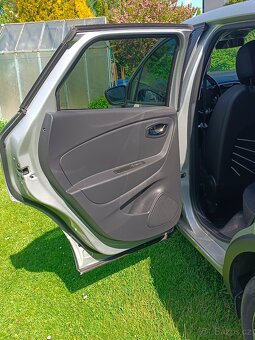 RENAULT CAPTUR, LIMITED - 17
