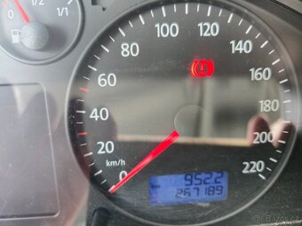 VW T5 Caravelle 1.9, 75kw, 9míst,LONG 2x šoupačky - 17