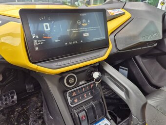 CAN-AM Maverick R - 17