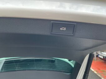 Prodám Škoda Octavia 2,0tdi 110kW Automat 4x4 - 17