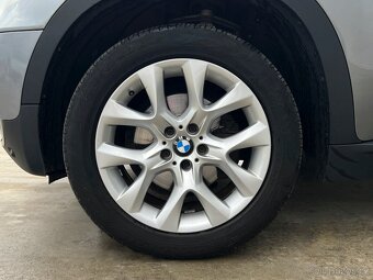 •BMW X5 xDrive30d, Bi-XENON, PDC, TAŽNÉ Z. - 17