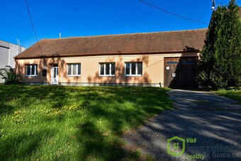 Prodej rodinného domu v rekonstrukci, 560 m2, CP 993 m2 - Ro - 17