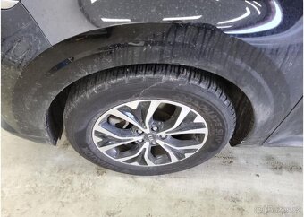 Kia Carnival 2.2-9 MÍST-DODÁNÍ 6/2025 - 17