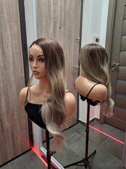 Dlouhá vlnitá blond paruka s krajkou vpředu 60091 - 17