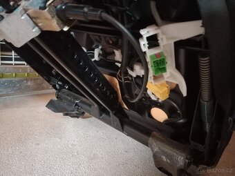 Anatomické sedáky z Golfa4 v pěkném stavu... - 17