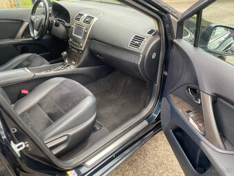 TOYOTA AVENSIS 2,2 D - AUTOMATICKÁ PŘEV - TOP STAV - 17