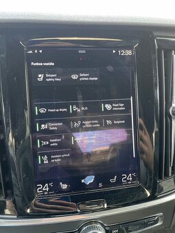 Volvo S90 D4 140kW R-Design - 17