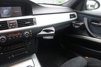 BMW E90 325i M-Paket Manuál - 17