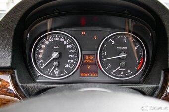 BMW Rad 3 Coupé 330 xd A/T - 17
