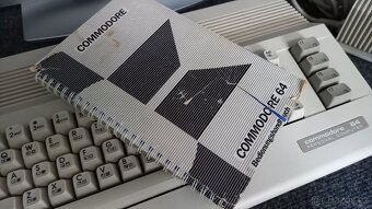 Commodore C64 C - 17