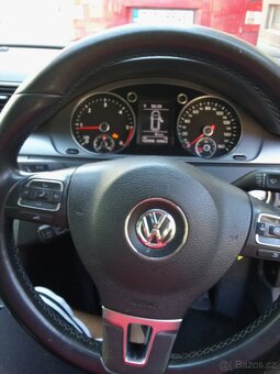 VW Passat B7 2.0 tdi sport bluemotion 2011 - 17