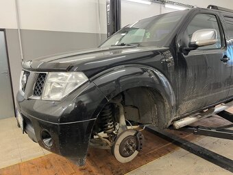 Nissan Pathfinder 2.5dci 128kw manuál - 17