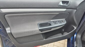 Volkswagen Golf  2.0 TDI MATCH - 17