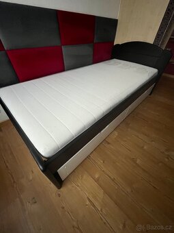 Kvalitní postel ze smrkového masivu - 17