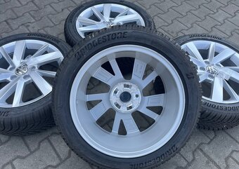 Volkswagen Golf 8 alu 6,5x17 5x112 ET46 pneu 205/50/17 93V - 17