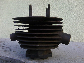 čz 125/150 - motor,rozeta,kolo,náboj,startpáka,válec čz125b - 17