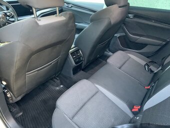 Predám havarovanú Škoda octavia 4 2.0tdi 85 kW 2023. - 17