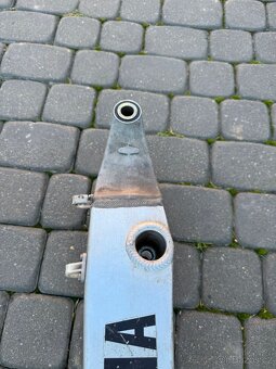 Kyvná vidlice zavěšení kyvka kolo Yamaha YZF WRF YZ - 17