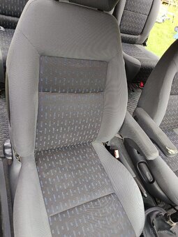 Ford galaxy - 17