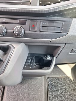VW Transporter T6.1 2.0Tdi  DPH - 17