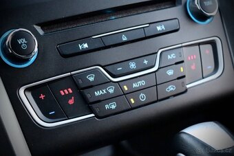 Ford Mondeo Turnier 2.0 TDCI 132 KW PowerShift Titanium - 17