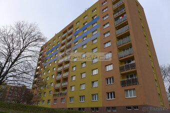 Prodej prostorného bytu 3+1 se šatnou v žádané lokalitě v Pl - 17