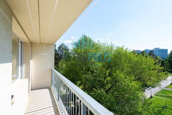 Prodej světlého bytu 3+1 s lodžií – 81 m², Praha – Horní Měc - 17