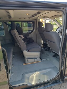Opel Vivaro 2,5 CDTI - 17