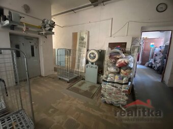 Prodej budovy se skladovacími, výrobními a obchodními prosto - 17