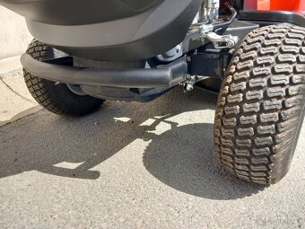 Prodám zahradní traktor Castelgarden XDC 140 - 17