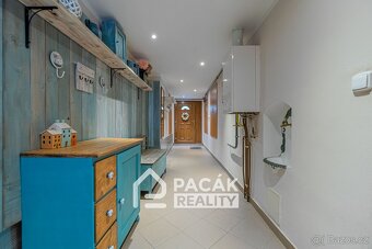 Prodej zrekonstruovaného rodinného domu o dvou bytových jedn - 17