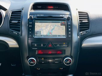 Kia Sorento 2.2D 4x4 MANUÁL VÝHŘEV 1.MAJITEL PANORAMA - 17