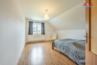 Prodej rodinného domu 6+kk, 180 m², Čečelice, ul. Hřbitovní - 17