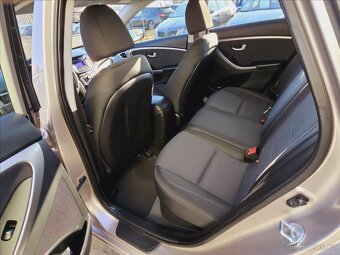 HYUNDAI I30 COMBI 1.6 CRDI 2016 81 kW 95 000 KM NÁJEZD - 17