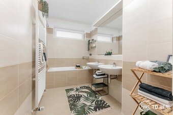 Luxusní 3+kk 139 m2 v nejvyšším patře včetně terasy 47 m2 a  - 17