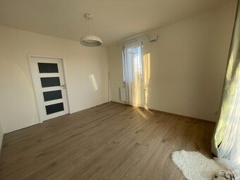 Brandýs: Pronájem byt 4+kk 98 m²: 2 koupelny - 17