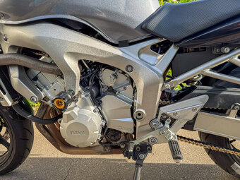 Yamaha FZ6 N + laděný výfuk + kufr - 17