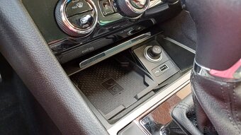 Superb combi SCOUT 2.0TDI 140kW DSG WEBASTO-TZ-1.maj-DPH-ČR - 17