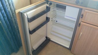 Obytný přívěs ADRIA  Forma 405 - 17