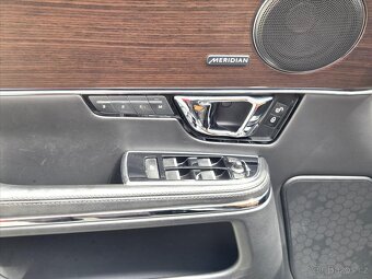 Jaguar XJ 3,0 250kW Kompr.AWD Premium Luxury DPH ČR 1.maj V6 - 17