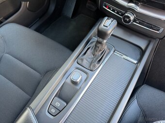 Volvo XC60 2.0 AWD 140kW Geartronic Panorama Kamera Tažné - 17